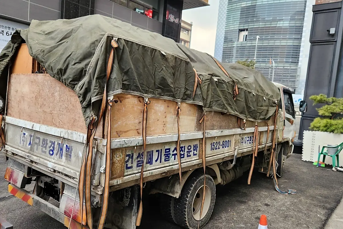김포 창고 이사 폐기물 현장 사진 1