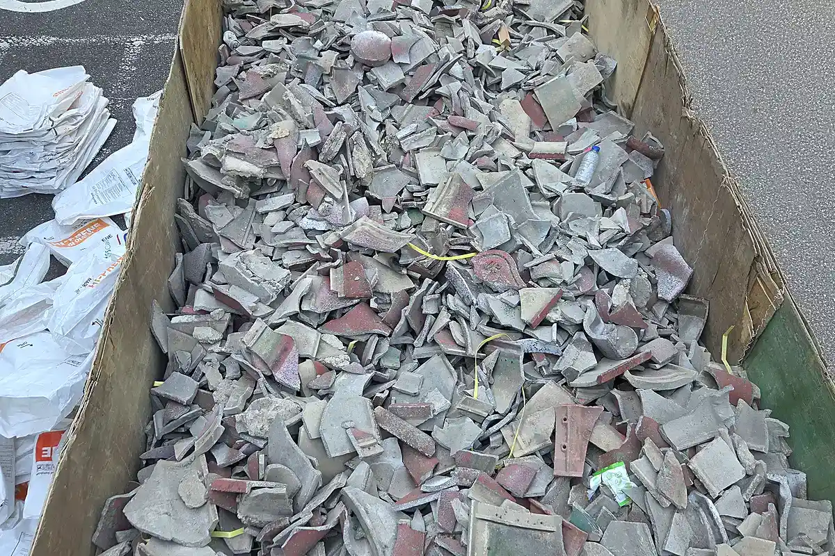 연천 공장 폐기물 수거 현장 사진 1